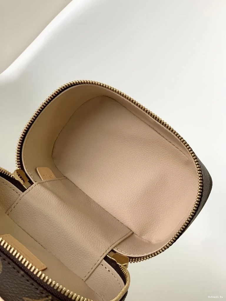 Cosmetic Louis SmoothTexture Vuitton Bags 93793 0717